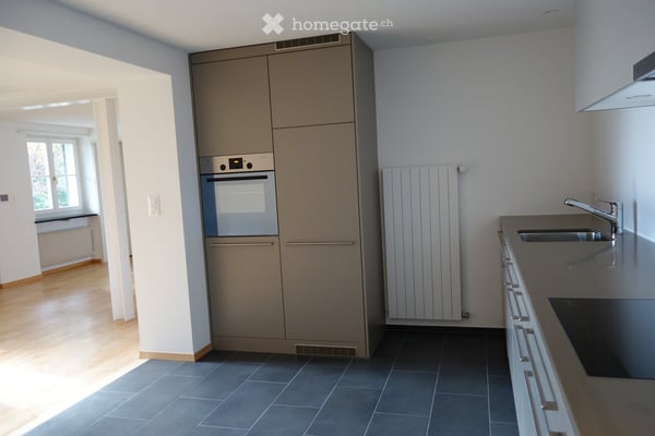 Schöne 2.5-Zimmer-Wohnung an absolut ruhiger Lage in Herrliberg mit Seeblick. 13