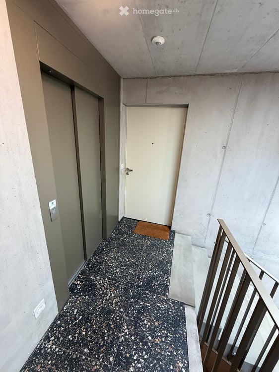 Charmante 2.5-Zimmer-Dachwohnung mit 2 grossen Terrassen 12