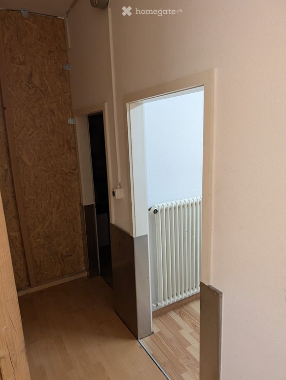 Gewerbeflächen mit 3 PP und Hebebühne 4