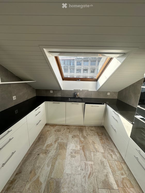 Appartement duplex en attique au centre de Neuchâtel 4