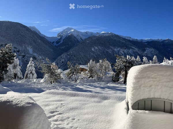 Sonnenverwöhntes 5.5-Zi-Chalet in Alvaneu Dorf – kernsaniert 2021, Bergblick 12