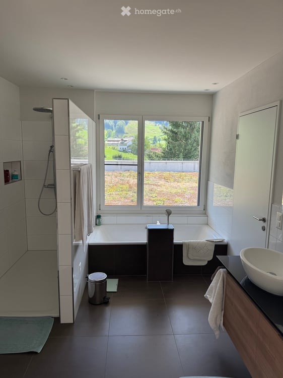 BEFRISTET - Grosszügige 5.5-Zimmer-Dachwohnung mit Panoramablick in Siebnen 8