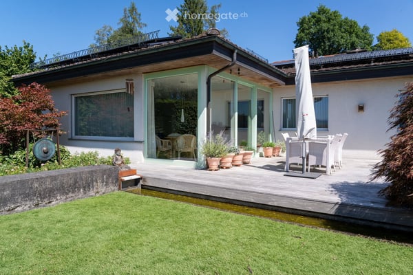 Einzigartige Chance in Uster - 5-Zimmer Einfamilienhaus mit Einliegerwohnung 1