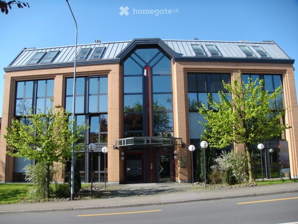 Flexible Büro- und Gewerberäume mit viel Tageslicht in Thalwil