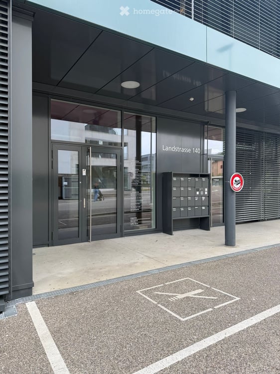 Moderne Büroräume im Neubau an der Landstrasse 140 9
