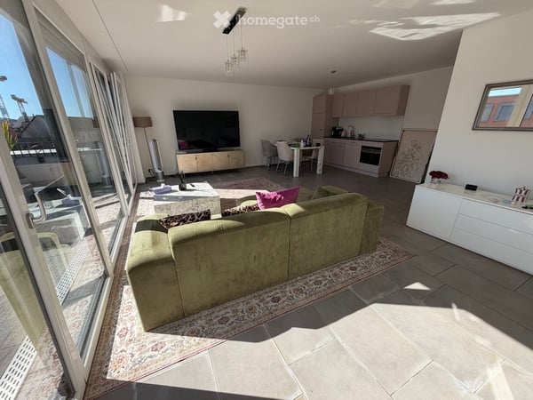 Charmante 2.5-Zimmer-Attikawohnung in Wallisellen – Modern, hell und sofort verfügbar! 1