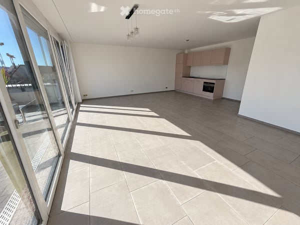 Charmante 2.5-Zimmer-Attikawohnung in Wallisellen – Modern, hell und sofort verfügbar!
