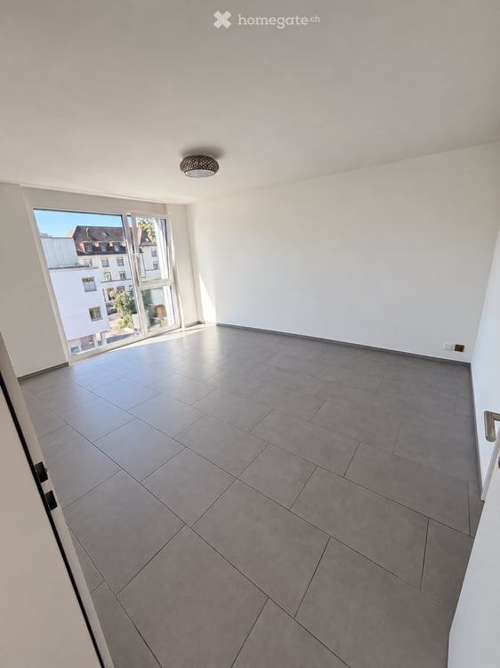 Charmante 2.5-Zimmer-Attikawohnung in Wallisellen – Modern, hell und sofort verfügbar! 3