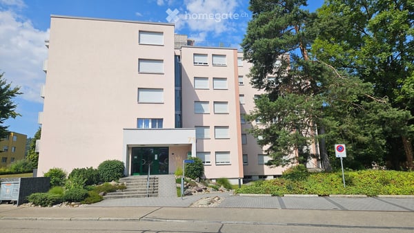 Exklusiv renovierte 1.5 Zimmer-Wohnung an ruhiger Lage