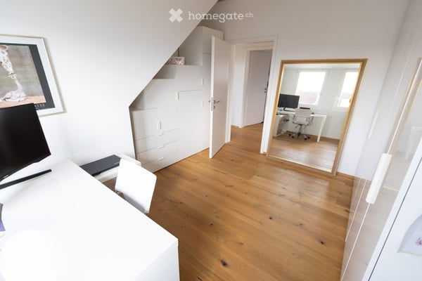 sehr schöne 3.5-Zimmer-Dachwohnung in Jenins 12