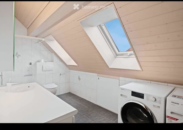 Moderne 3.5-Zimmer-Dachwohnung an der Bahnhofstrasse in Dielsdorf 2