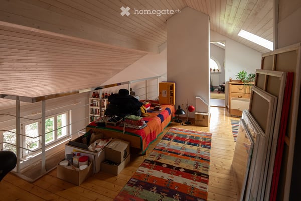 Charmante 5.5-Zimmer-Dachwohnung mit offener Galerie in Speicher AR 12