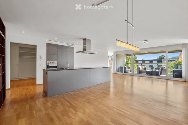 Moderne 3.5 / 4.5-Zimmer-Wohnung mit grossem Balkon und XL-Tiefgaragenplatz inkl. Nebenkosten 1