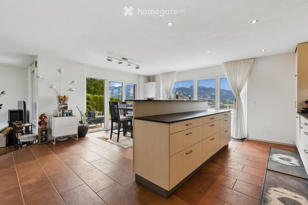 Élégante villa avec vue imprenable sur le lac et les montagnes 2