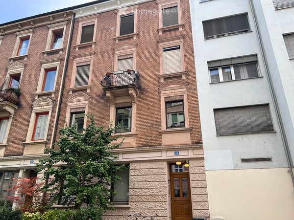 Charmante 3-Zimmer-Altbauwohnung mit Balkon im begehrten Matthäus-Quartier 1