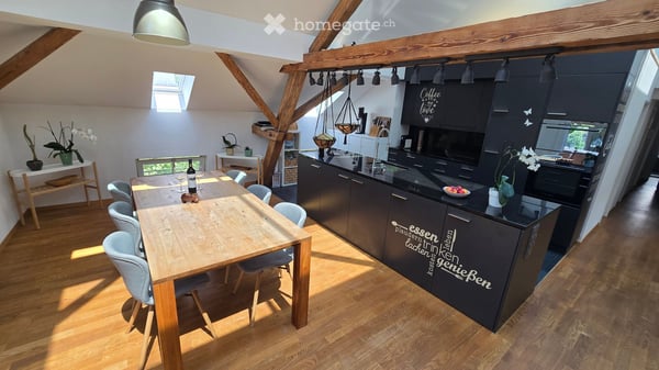 Dachwohnung in Rüti ZH - 1.OG im 2-Parteienhaus mit grosser Loggia 1