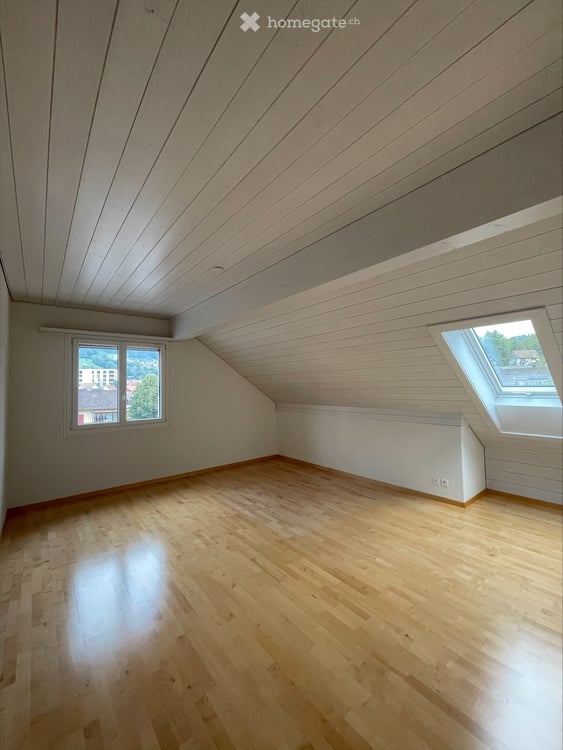 Helle 3.5-Zimmer-Dachwohnung an der Chefistrasse 16 in Wald ZH 3