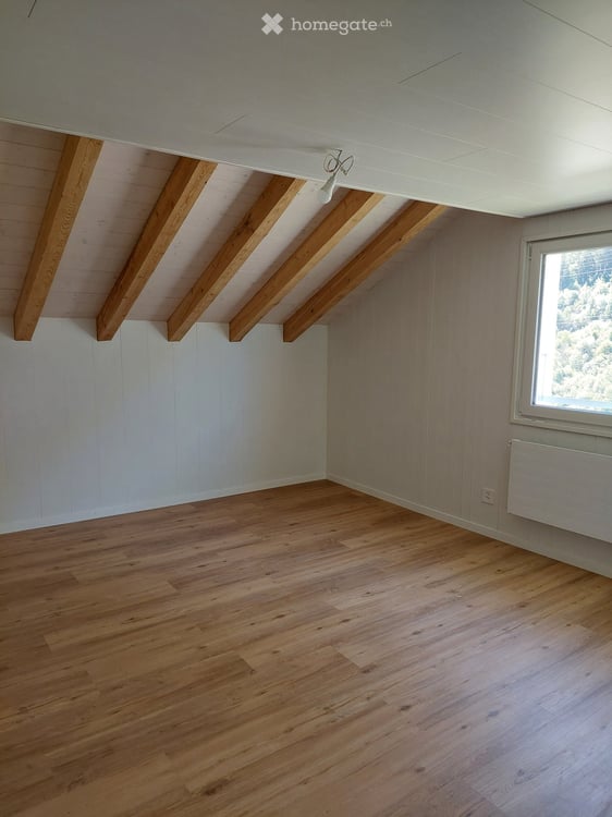 Neu renoviertes 6.5-Zimmer-Einfamilienhaus in Silenen 6