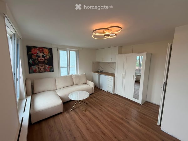 Möbliertes Studio mit eigener KÜCHE und gemeinsamem BADEZIMMER 2