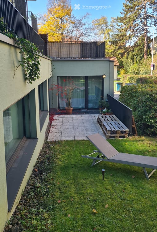 Möblierte helle 2.5 Zi-Parterre Wohnung mit Garten an zentraler Lage 2