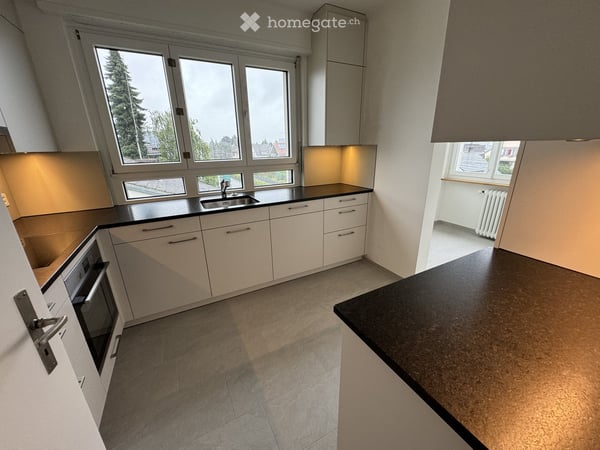 Renovierte 4.5-Zimmer Altbauwohnung Nähe Dorfkern 2