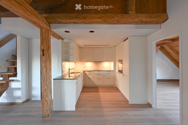 Charmante, komplett sanierte  4-Zimmer-Dachwohnung in Altbau – Schmiedgasse 4, Diessenhofen 2