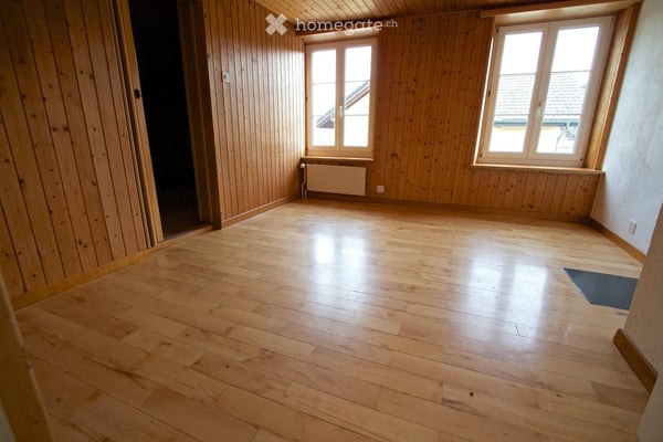 Sonnige 2.5-Zimmer-Dachwohnung in Gibswil 3