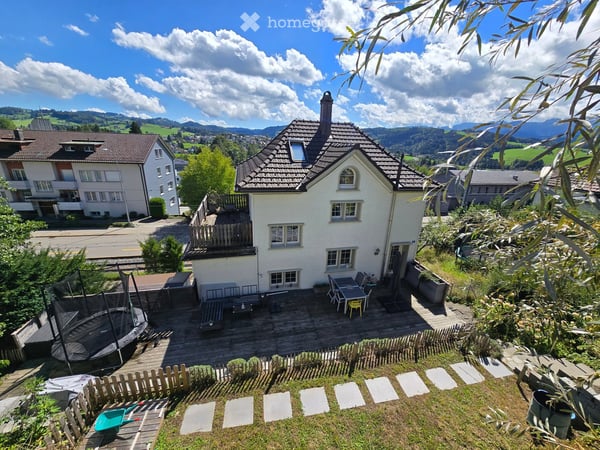 Modernisiertes 6.5-Zimmer-Haus mit grossem Garten 2