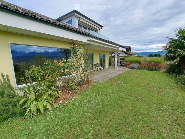 Charmantes 5.5-Zimmer-Einfamilienhaus in Eschenbach SG – Sonnige Lage mit herrlicher Aussicht 1