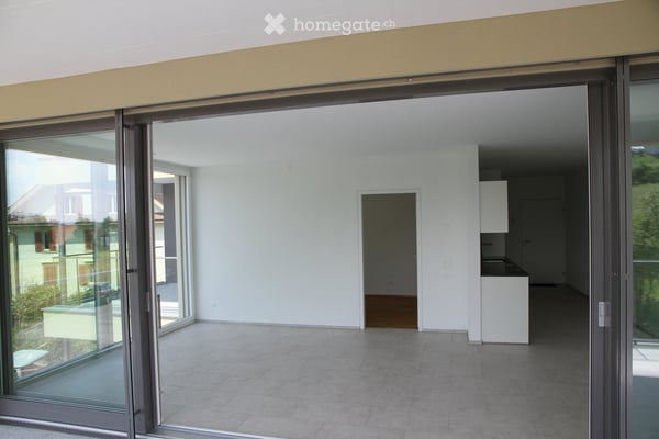 Moderne neue 2 1/2 Zi. Wohnung im Grünen, sehr nahe am Bahnhof Zug 6