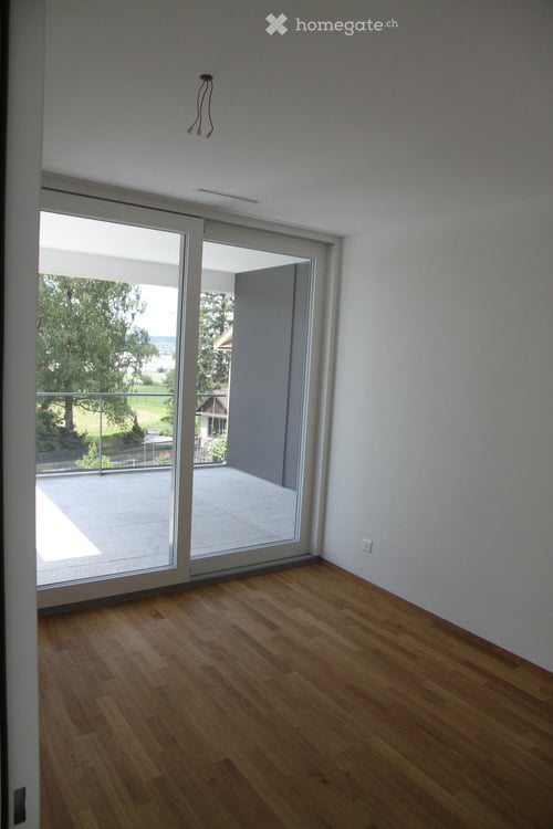 Moderne neue 2 1/2 Zi. Wohnung im Grünen, sehr nahe am Bahnhof Zug 8