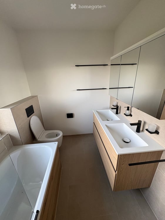 Erstbezug nach Komplettrenovation 5.5-Zimmer-Reihenhaus mit privatem Garten in Zürich-Manegg 5