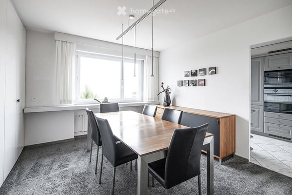 Grosszügig angelegtes 9,5-Zimmer Einfamilienhaus mit Weitsicht 6