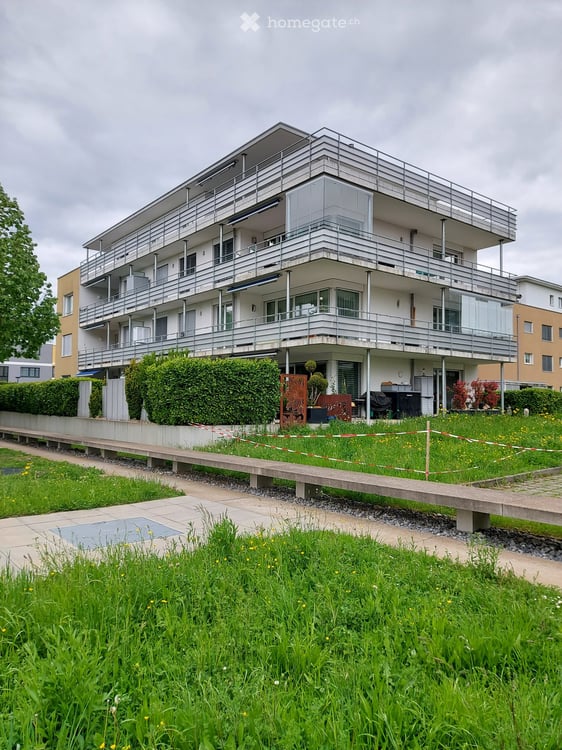 Moderne 4.5-Zimmer-Wohnung im Eigentumsstandard 1