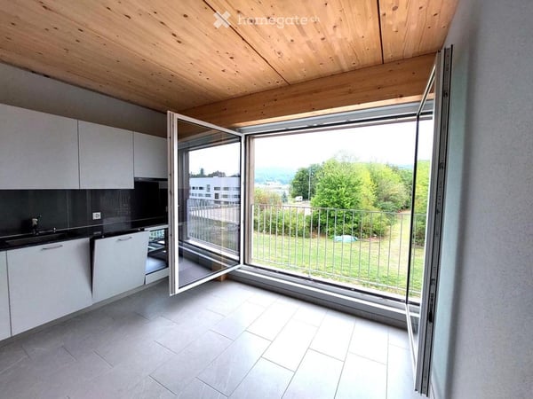 Top-Lage nahe Zürich: Helle 5.5-Zimmer-Büro- / Praxisfläche in Würenlos (AG) 2