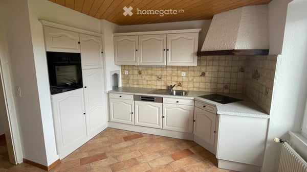 Grand appartement de 7 pièces à louer à Alle (JU) 3