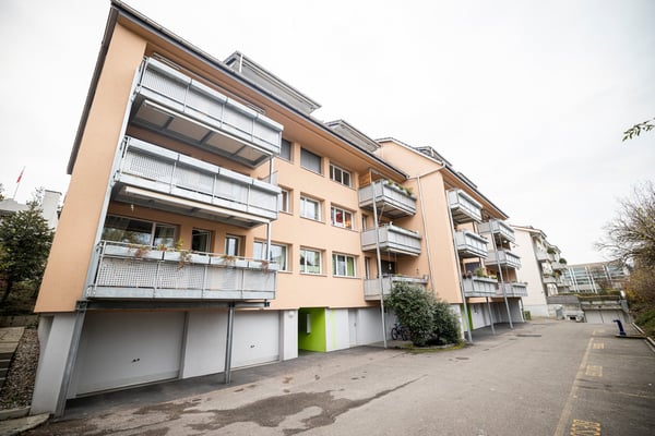 Sonnige 3-Zimmer-Dachwohnung mit Balkon in Dornach – ab November 2026