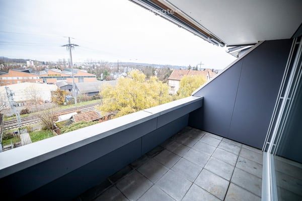 Sonnige 3-Zimmer-Dachwohnung mit Balkon in Dornach – ab November 2026 3