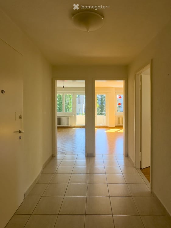 Helle 3.0-Zimmer-Wohnung mit Balkon in Zürich-Höngg 2