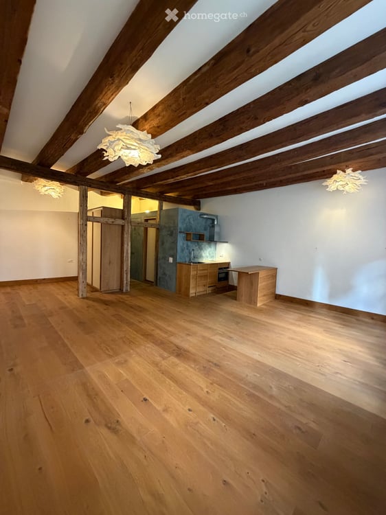 13 m² Altbau-Studio mit 4 m hohen Decken im Zürcher Niederdorf 1