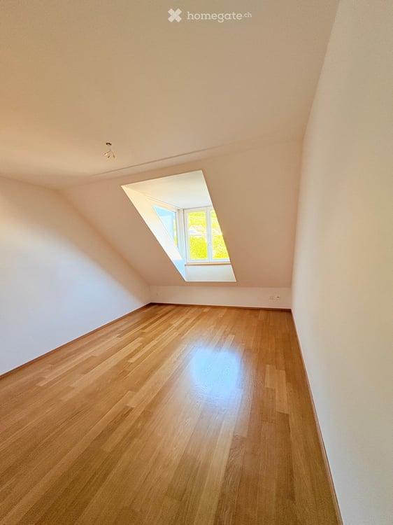 Schöne und helle 4.5-Zimmer-Maisonettewohnung im Dorfkern 5