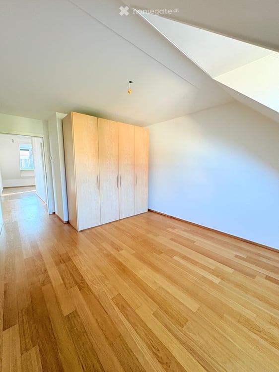 Schöne und helle 4.5-Zimmer-Maisonettewohnung im Dorfkern 7