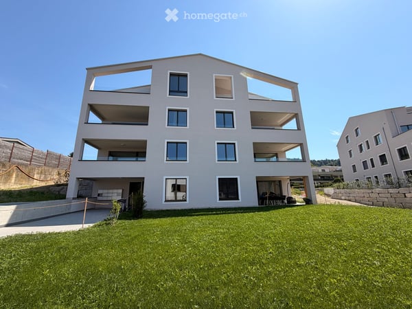 Moderne 3.5-Zimmer-Neubauwohnung mit Balkon in Altbüron 1