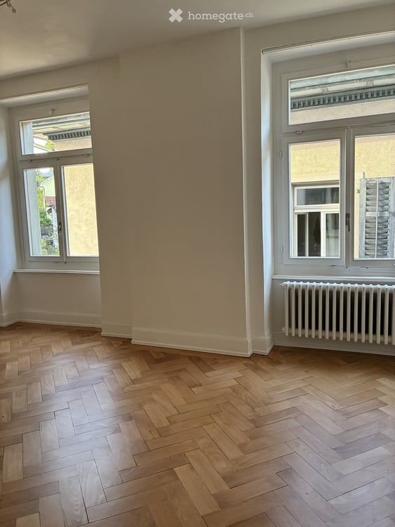 Charmante 2.5-Zimmer-Wohnung im Zentrum von Wald ZH 8