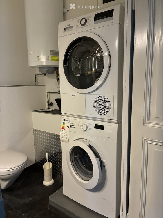 Charmante 2.5-Zimmer-Wohnung im Zentrum von Wald ZH 5