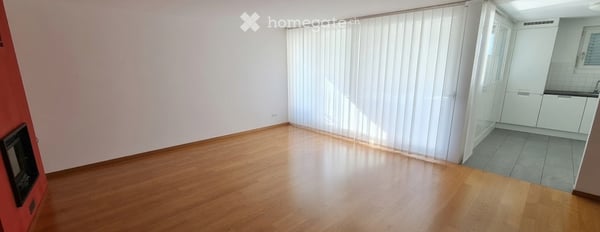 A reddito: 2.5 locali, 190 m², locato fino al 09.2029 — vista Castelli di Bellinzona 2