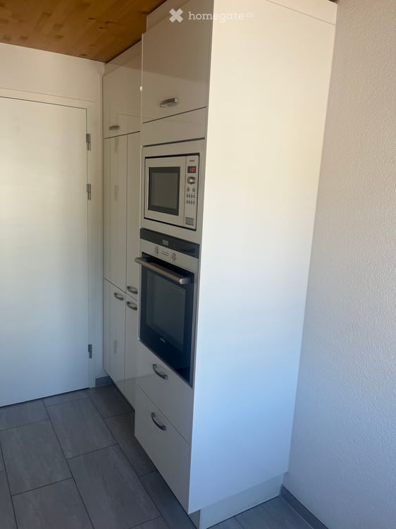 Helle, moderne und komfortable 3-Zimmer-Wohnung mit Balkon in der Enge 8
