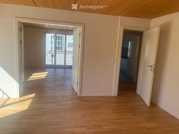 Helle, moderne und komfortable 3-Zimmer-Wohnung mit Balkon in der Enge 2