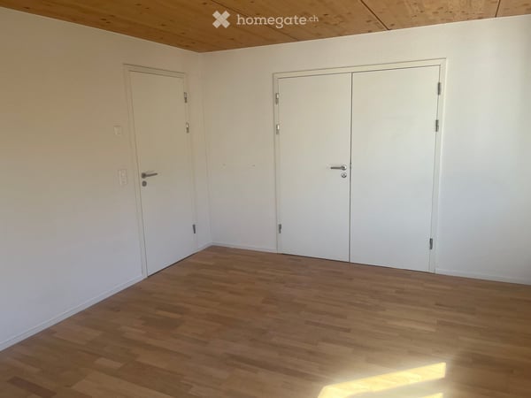 Helle, moderne und komfortable 3-Zimmer-Wohnung mit Balkon in der Enge 4