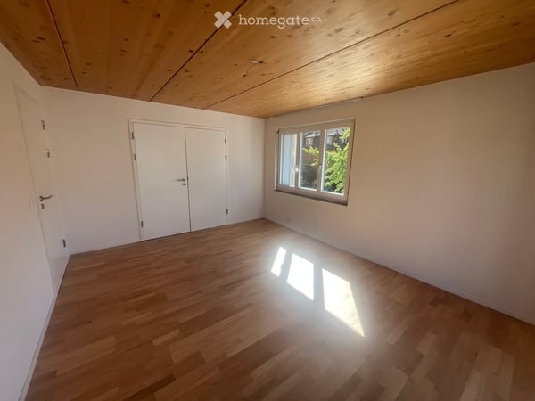 Helle, moderne und komfortable 3-Zimmer-Wohnung mit Balkon in der Enge 5